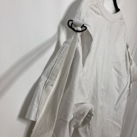 Emma & Sam White T-Shirt w Cutout Shoulder Detail - Picture 2 of 6